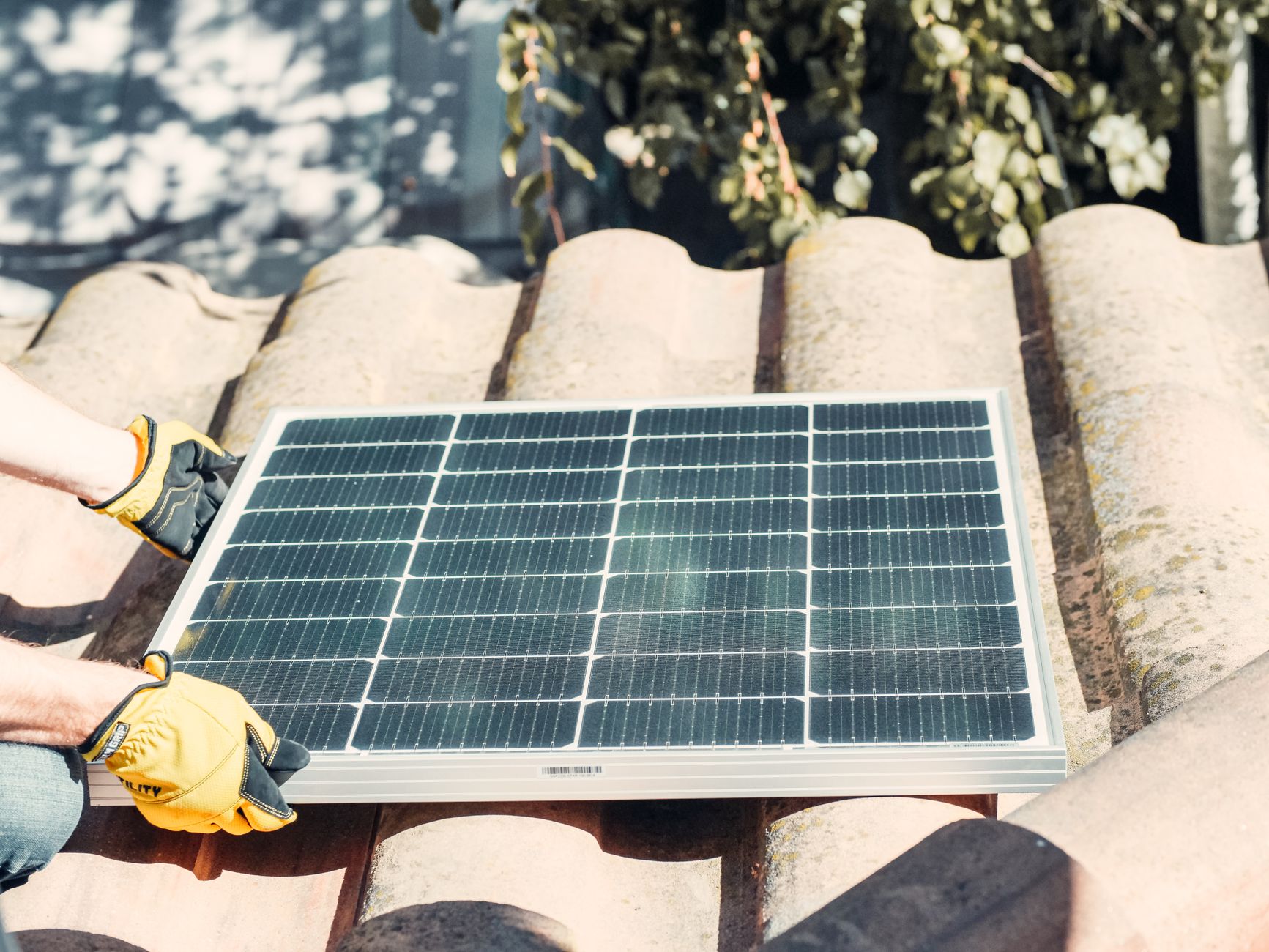 Installateur panneaux solaires équipe à Saint-Denis